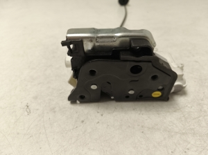 AUDI Q3 8U (2011–2018) Rear side door lock 4G0839015 - 6