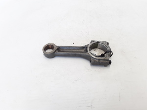  Connecting rod 