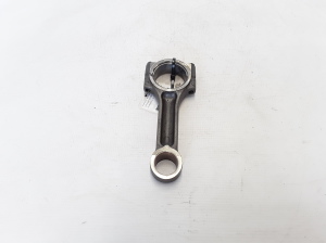  Connecting rod 