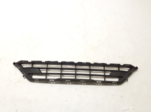 Front bumper lower grille - 32293631