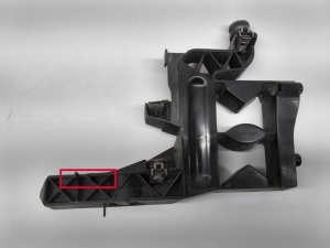 AUDI A7 (2010–2018) Esitule kinnitus 4G8805607 - 5