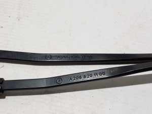 Mercedes Benz C-Class 206 (2021–2026) Esiklaasi puhasti hoob A2068201100 - 2