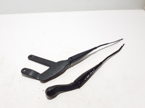 Mercedes Benz C-Class 206 (2021–2026) Esiklaasi puhasti hoob A2068201100 - 3