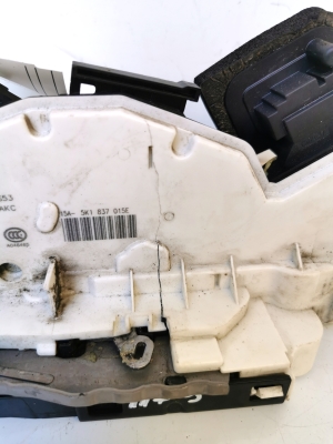 Volkswagen Golf VII (2012–2026) Front door lock 5K1837015E - 2