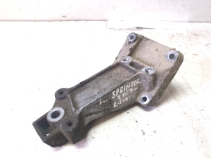 Motorhalter - A6112230404
