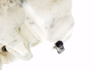 Front windshield washer reservoir and its parts - 8260A396