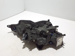 VOLVO V60 (2018–2026) Esituli 32338020 - 10