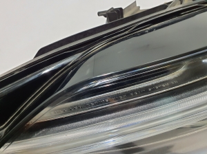 VOLVO V60 (2018–2026) Esituli 32338020 - 6