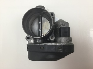 Volkswagen Golf IV (1997–2003) Drosselklappe 036133863 - 3