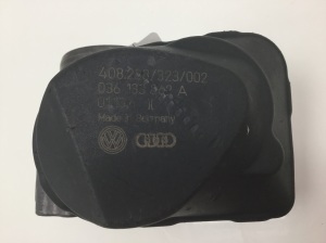 Volkswagen Golf IV (1997–2003) Drosselklappe 036133863 - 4