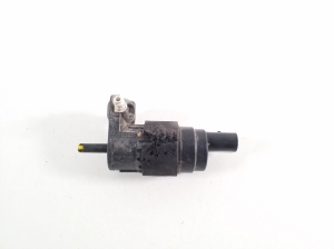 AUDI e-tron SUV (2018–2026) Front windshield washer pump 8K9955647 - 3