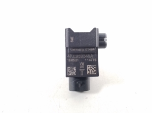 AUDI e-tron SUV (2018–2026) Airbag sensor 4KE959345A - 3