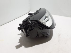 AUDI Q5 (2017–2026) Esituli 80A941044 - 4