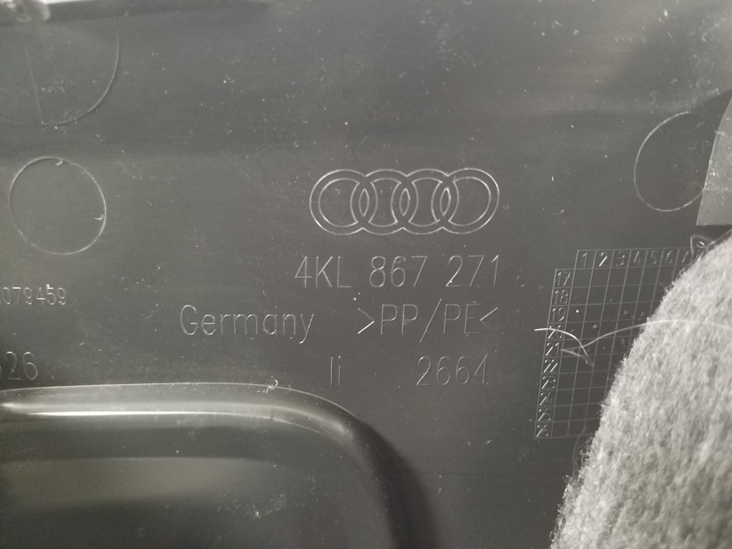 AUDI e-tron SUV (2018–2026) Esipiilari siseviimistlus 4KL867271 AUDI e-tron SUV (2018–2026) Esipiilari siseviimistlus 4KL867271