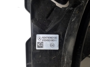 Mercedes Benz A-Class 177 (2018–2026) Dzesēšanas ventilators un tā daļas A2479060100 - 3