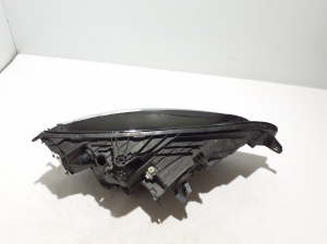 VOLVO V60 (2018–2026) Esituli 32338012 - 5