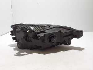 VOLVO XC60 (2017–2026) Esituli 32337376 - 3