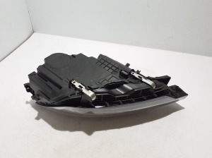 VOLVO XC60 (2017–2026) Esituli 32337376 - 5