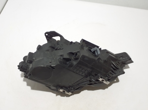 VOLVO XC60 (2017–2026) Esituli 32337376 - 6