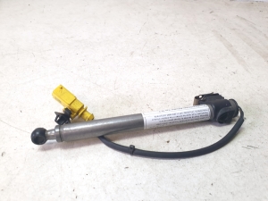 AUDI A4 B9 (2015–2026) Hood impact sensor 8W0823823 - 6