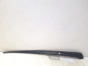 Volkswagen Golf Plus Mk5 (2004–2008) Windshield pillar outer molding 5M0854328 - 4