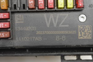 Opel Astra J (2009–2017) Sicherungskästen 13449203 - 3