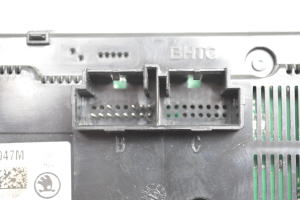Skoda Octavia III (2013–2019) Heater control panel 5E0820047M - 3