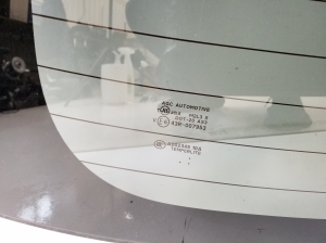 Mitsubishi Outlander (2012–2021) Heckscheibe 5805A306 - 2