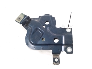 Front fender bracket - 4KE821468