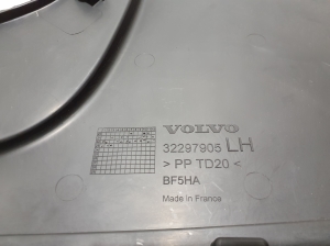 VOLVO XC40 (2017–2026) Kapotialune kate 32297905 - 2