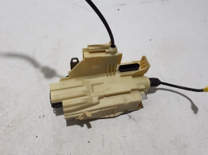 VOLVO XC40 (2017–2026) Rear side door lock 32310709 - 2