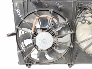 Mitsubishi Outlander (2012–2021) Dzesēšanas ventilators un tā daļas 1355A258 - 4