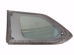 Vitre de custode arrière - 6121A498