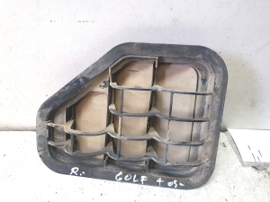 Rear fender vent grille - 5M0819466A