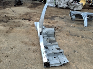 Mercedes Benz C-Class 206 (2021–2026) Sill and center pillar A2066300802 - 2