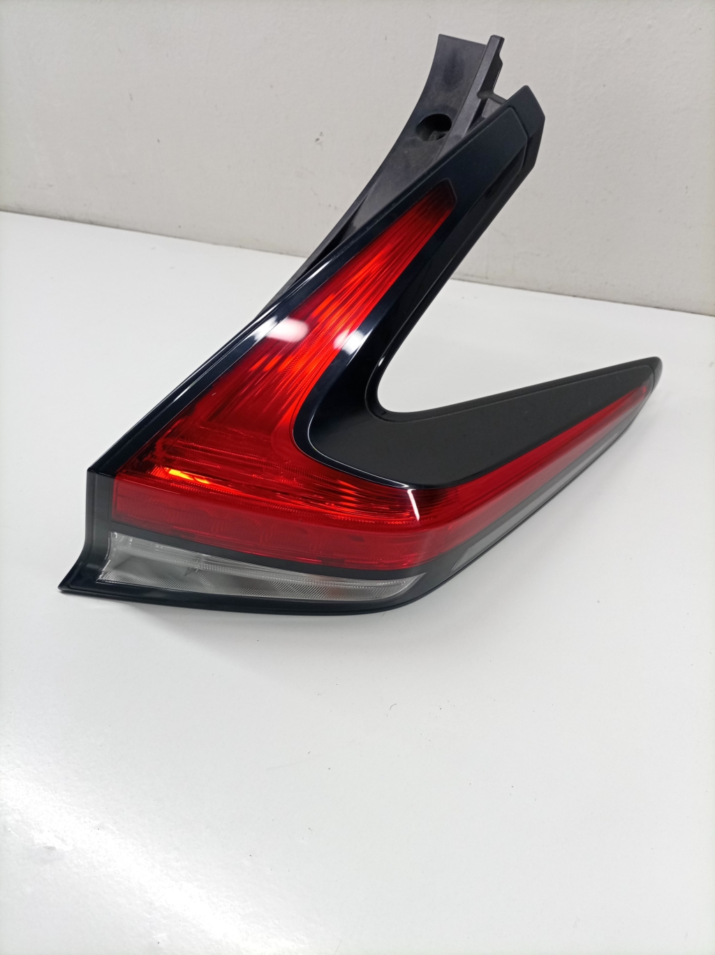 NISSAN Leaf II (2017–2026) Rear corner light 265505SH0A NISSAN Leaf II (2017–2026) Rear corner light 265505SH0A