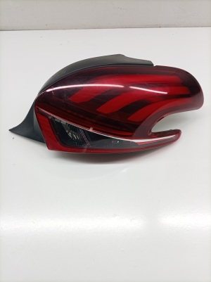 Peugeot 208 (2012–2019) Eckleuchte hinten 9825601180 - 3