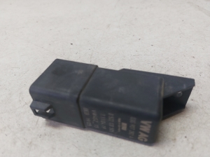 Volkswagen Golf Plus Mk5 (2004–2008) Glow plug relay 03G907282A - 4