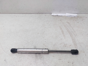 Volkswagen Passat B5 (1997–2005) Kapoti tugi/gaasamortisaator 3B5827550F - 4