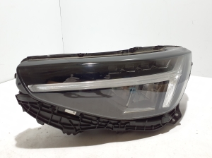 VOLVO XC40 (2017–2026) Priekšējais lukturis 32404663 - 8