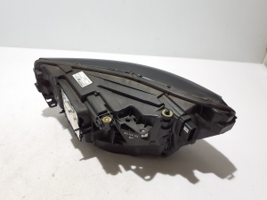 VOLVO XC40 (2017–2026) Priekšējais lukturis 32404664 - 5