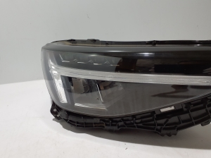 VOLVO XC40 (2017–2026) Priekšējais lukturis 32404664 - 10