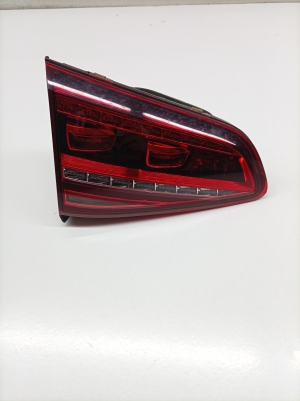 Tail light on trunk lid - 5G0945307F
