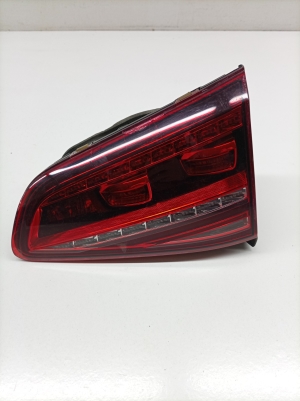 Tail light on trunk lid - 5G0945308F