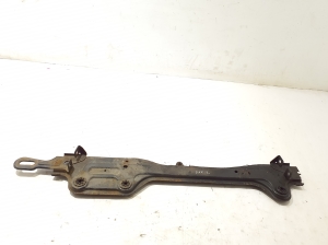 Radiator bracket - 625309344R