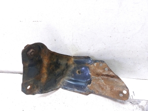 Front fender bracket - 5M0821135