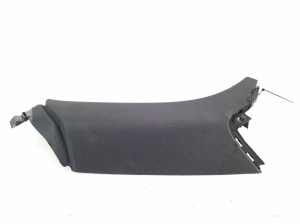   Interior trim of the rear strut  - 4KE867287 