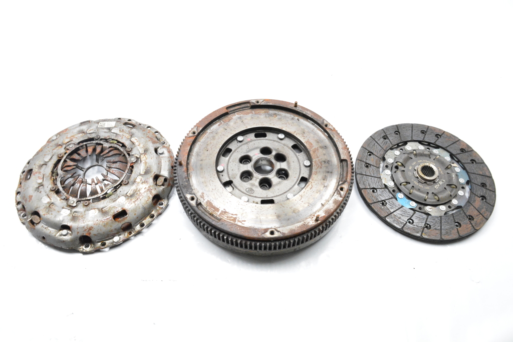 Used Volkswagen Golf Clutch and its parts 03L105266DJ