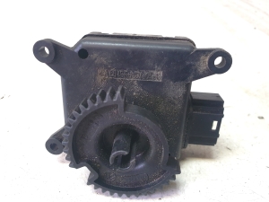 Skoda Fabia MK 2 (2007–2014) Salongi soojenduse klapi mootor 309368201 - 5