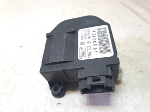 Opel Insignia (2008–2017) Salongi soojenduse klapi mootor 1000024010 - 4
